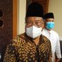 Ketua MUI Jabar, Rachmat Syafe'i, saat menjelaskan teknis persemayaman Jenazah Eril. Foto. Sandi Nugraha.