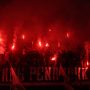 Eforia Bobotoh saat laga Persib Vs Persebaya pada Jum'at (17/6) malam. Foto. Deni Jabar Ekspres.