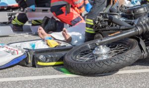 Cari Aman Mendirikan Sepeda Motor Ketika Terjatuh