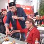 Gaungkan Kedaulatan Pangan, PDIP Jabar Makan Ikan Bakar Bersama Warga