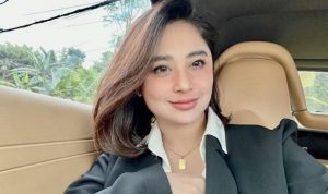 dewi perssik cerai