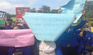 Ratusan Massa Penggemar K-Pop dan Pecinta Anime Jepang Demo Tolak RKUHP