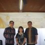 Ki-Ka: Direksi PT Hartadinata Abadi Tbk., Ong Denny (Corporate Secretary & Chief Financial Officer), Sandra Sunanto (Chief Executive Officer), dan Cuncun Muliawan (Chief Production & Operation) 