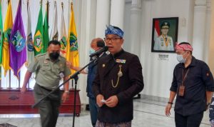 Pembangunan Tol Getaci Segera Dimulai, Ridwan Kamil Harap Bisa Bangkitkan Ekonomi Jalur Selatan Gubernur Jawa Barat, Ridwan Kamil, saat memaparkan mengenai mega proyet Tol Getaci. Kamis (23/6). Foto. Sandi Nugraha.