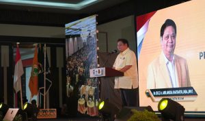 Airlangga saat menyampaikan arahan pada Silatda KIB Kepulauan Riau di Batam,