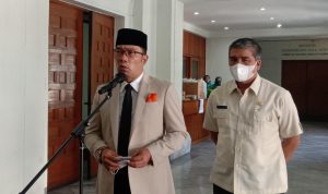 Tanggapi Pungli saat PPDB, Gubernur Jabar Janjikan evaluasi Setiap Tahun Gubernur Jabar Ridwan Kamil saat memberikan tanggapannya terhadap kasus pungli di PPDB 2022. (foto: Sandi Nugraha)