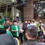 Anggota GP Ansor mendatangi kafe Holywings untuk meminta pertanggungjawaban atas dugaan penistaan agama