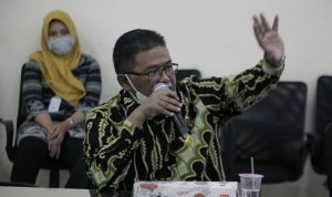 Anggota Pansus V DPRD Jabar Raperda Pemberdayaan dan Perlindungan Perempuan Sadar Muslihat ketika menggelar pertemuan.
