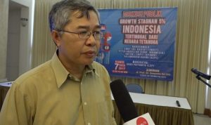 Direktur Riset Center of Reform on Economics (CORE), Piter Abdullah ketika mengomentari mengenai kasus pengambilan air tanah secara ilegal yang dilakukan oleh PT DFT.