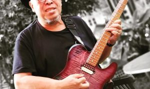 Gitaris Ternama Donny Suhendra Meninggal Dunia, Ini Profilnya Gitaris ternama, Donny Suhendra. (Foto: Instagram @donnysuhendra)