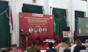 Hari Lahir Pancasila, Diskominfo jabar Beri Apresiasi Film Kabayan Milenial Kadis Kominfo Jawa Barat, Ika Mardiah saat memberikan sambutan sekaligus mengapresiasi kepada film Kabayan milenial di Hari Lahir Pancasila. Rabu (1/6). (Foto: Sandi Nugraha/Jabar Ekspres)