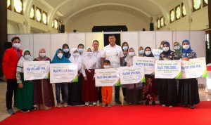 10 Pekerja Terima Bantuan BPJS Ketenagakerjaan senilai Rp 2,2 M 10 Pekerja Terima Bantuan BPJS Ketenagakerjaan senilai Rp 2,2 M