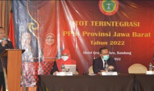 Ketum DPP PPNI: Mestinya Gaji Perawat Itu Tiga Kali Nilai UMP Ketum DPP PPNI: Mestinya Gaji Perawat Itu Tiga Kali Nilai UMP