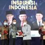 Pemberdayaan UMKM Agresif, Menkop UKM Teten Ingin Perbankan Tiru BNI Menteri Koperasi dan UKM Teten Masduki memberikan apresiasi kepada Direktur Bisnis UMKM BNI Muhammad Iqbal di Gedung Paviliun Smesco di Jakarta, Kamis (23/6).