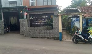 Kantor Desa Babakan Peuteuy, Kecamatan Cicalengka, Kabupaten Bandung. (Yanuar/Jabar Ekspres)