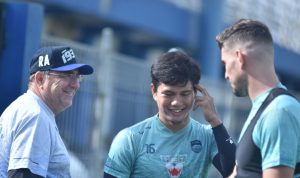 Robert Alberts Meliburkan Para Pemain Persib Selama Empat Hari