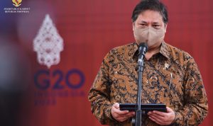 Menteri Koordinator Bidang Perekonomian Airlangga Hartarto ketika memberikan keterangan ke awak media