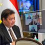 Menteri Koordinator Bidang Perekonomian Airlangga Hartarto ketika menggelar rapat kerja bersama jajarannya.