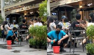 Viral Suruh OB Mal Bersihkan Sepatu Pengunjung Tuai Kecaman Netizen ob bersihkan sepatu