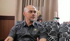 Wakil Ketua DPRD ota Bandung Edwin Sanjaya ketika memberikan komentar mengenai perolehan PAD Kota Bandung
