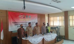Saat deklarasi anggota Negara Islam Indonesia (NII) yang kembali memeluk NKRI di Aula Kecamatan Cileunyi, Kabupaten Bandung. (Yanuar/Jabar Ekspres)