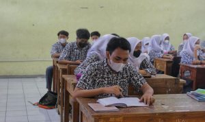 Dok. Kegiatan Belajar Mengajar. (Foto: Deni/Jabar Ekspres)