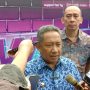 Wali Kota Bandung Yana Mulyana sedang memberikan paparan di Taman Cikapayang, Kota Bandung, Jumat (17/6). (Arvi/Jabar Ekspres)