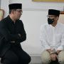 Menteri Pariwisata dan Ekonomi Kreatif (Menparekraf) Sandiaga Uno saat bertakziah ke Rumah Dinas Gubernur Jawa Barat, Ridwan Kamil di Gedung Negara Pakuan, Kota Bandung,