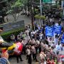 Koordinator Panpel Persib Bandung yang mewakili PT PBB Budi Bram tengah merespon tuntutan Bobotoh di Graha Persib, Jl. Sulanjana No. 17. (Deni Armansyah/Jabar Ekspres)