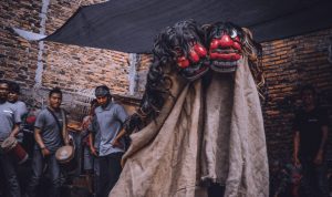 Penampilan seni Reak dari kelompok Juarta Putra. (Istimewa)