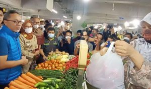Mendag Zulhas Sampaikan Harga Kepokmas, Ancam Para Agen Nakal Mendag Zulhas Sampaikan Harga Kepokmas, Ancam Para Agen Nakal Pemain Harga