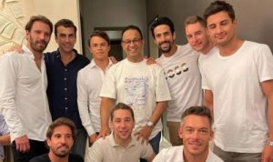 Gubernur DKI Jakarta Anies Baswedan dengan para pembalap Formula E (Foto: Twitter @aniesbaswedan)