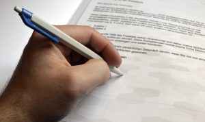 Ilustrasi contoh surat lamaran kerja (pixabay)
