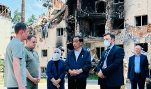 Presiden Joko Widodo Mengunjungi Medan Tempur yang Hancur Lebur di Ukraina