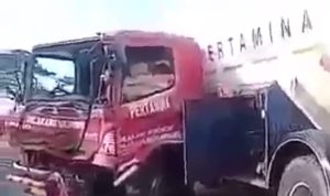 TANGKAPAN LAYAR: Truk tangki LPG terlibat kecelakaan beruntun di Jalan Pantura, Desa Santing, Kecamatan Losari, Kabupaten Indramayu pada Minggu (5/6) pukul 07.00 WIB.