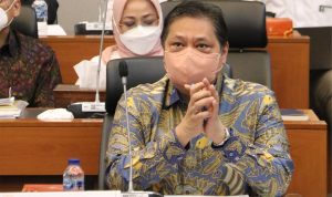 keterpilihan Airlangga Hartarto pada survey kali ini, disebabkan ada hubungannya dengan keberhasilan dalam mengawal kebijakan Presiden