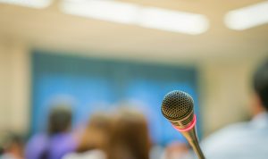 ilustrasi pidato perpisahan sekolah (freepik)