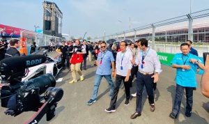 Presiden Jokowi Hadiri Formula E, Disambut Oleh Orang-Orang Penting Ini
