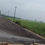 Pembangunan Jalan Hancur Gara-Gara Pengendara Motor Terobos Jalan Cor yang Masih Basah