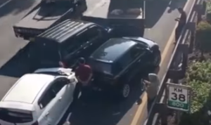 Hati-Hati di Jalan, 4 Mobil Tabrakan Beruntun di Tol JORR