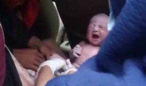 Ibu Hamil Asal Bode Lor Melahirkan di Mobil Grab