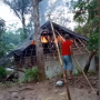 Keluarga Bakar Rumah Ayah Bejat yang Hamili Anak Kandungnya, Warga Ikut Bantu