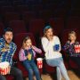 ilustrasi jadwal bioskop hari ini (freepik)