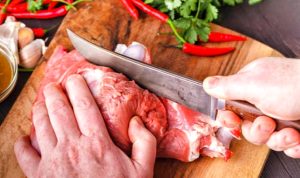 trik mengolah daging kambing agar tidak berbau prengus. (pixabay)