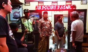 Mengaku Dewa Matahari, Pria di Banten Larang Pekerjanya Salat dan Hina Nabi Muhammad SAW Konsidi di Polsek Bayah, Saat Pria yang Mengaku Dewa Matahari diamankan di loaksi tersebut.