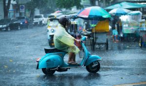 BMKG Jelaskan Penyebab Hujan Lebat di Musim Kemarau Ini