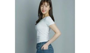 Artis Korea Kang Sora yang berhasil menerapkan program diet hingga kembali bertubuh langsing setelah melahirkan. (instagram)