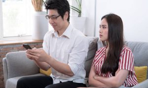 Viral Istilah Baru Dalam Hubungan, Benching, Apa Artinya?, Yang Pasti Lebih Parah dari Ghosting Tipe hubungan Benching yang kini sedang viral. Ilustrasi Pixabay