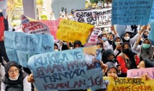 Ilustrasi aksi tenaga honorer Garut yang memperjuangkan nasibnya.