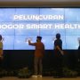 Wali Kota Bogor Bima Arya Sugiarto (kedua dari kiri) saat peluncuran 'Bogor Smart Health' di Balai Kota Bogor, Selasa (26/07). (Yudha Prananda / Jabar Ekspres)